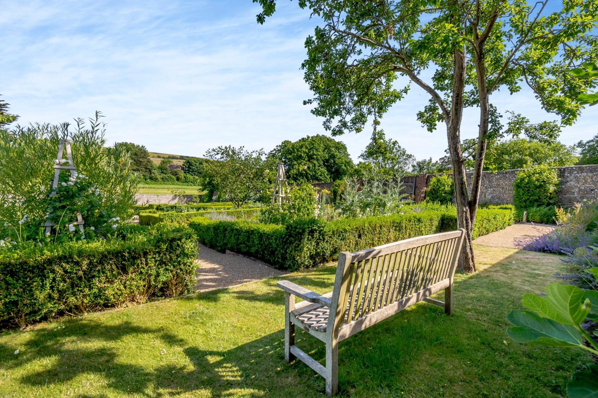 The Garden Room Eastbourne Bagian luar foto